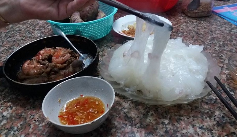 Bột mì nhứt khuấy - món ăn lạ đặc sản Bình Định